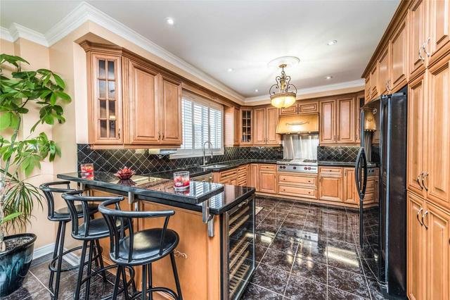 122 Valleycreek Dr, House detached with 4 bedrooms, 5 bathrooms and 9 parking in Brampton ON | Image 12