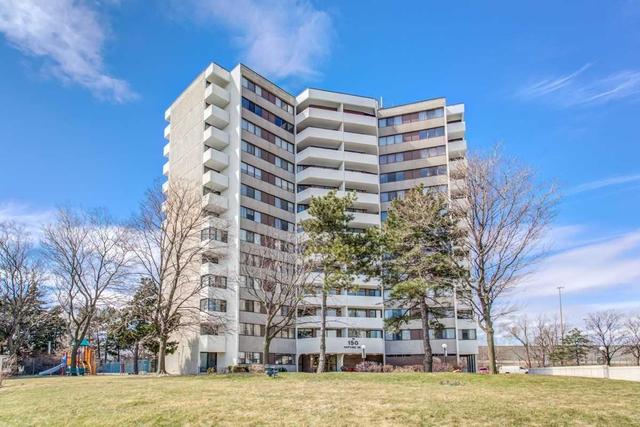 701 - 150 Neptune Dr, Condo with 3 bedrooms, 2 bathrooms and 1 parking in Toronto ON | Image 1