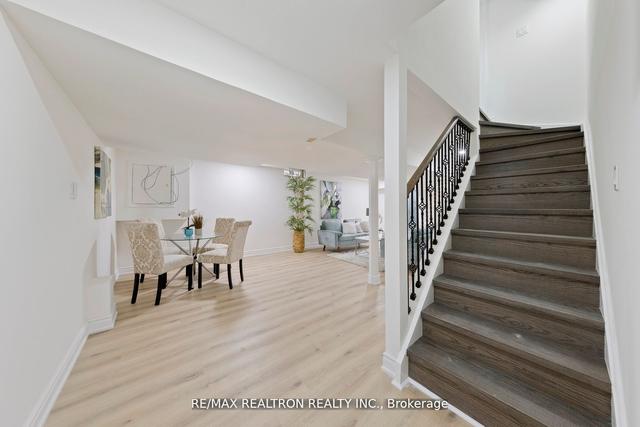 63 Darby Crt, House detached with 5 bedrooms, 4 bathrooms and 5 parking in Toronto ON | Image 21