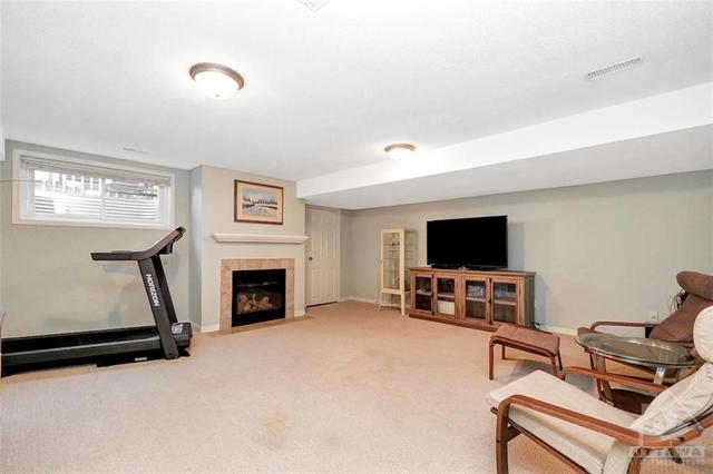 100 Prem Circle, Townhouse with 3 bedrooms, 3 bathrooms and 2 parking in Ottawa ON | Image 24