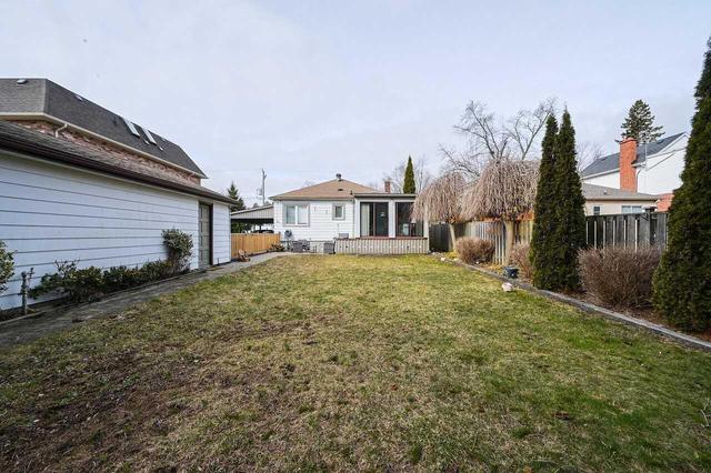 41 Fenwood Hts, House detached with 3 bedrooms, 2 bathrooms and 8 parking in Toronto ON | Image 30