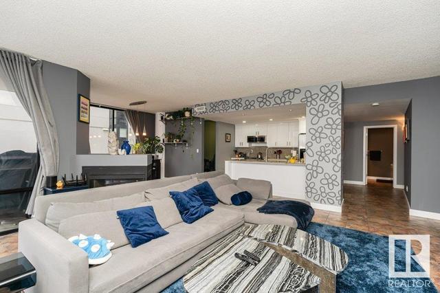 701 - 10028 119 St Nw, Condo with 2 bedrooms, 2 bathrooms and null parking in Edmonton AB | Image 1