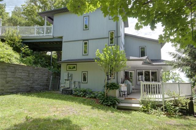 164 Essex Street, House detached with 4 bedrooms, 2 bathrooms and null parking in Goderich ON | Image 46