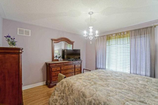 11 Yorkwood Tr, Townhouse with 2 bedrooms, 2 bathrooms and 2 parking in Brampton ON | Image 15