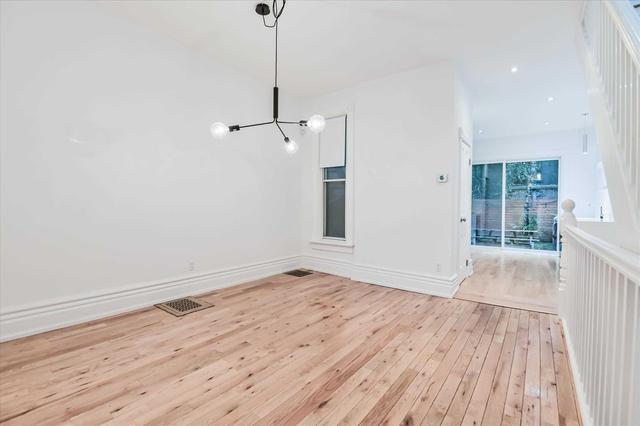 22 Draper St, House attached with 4 bedrooms, 3 bathrooms and null parking in Toronto ON | Image 5