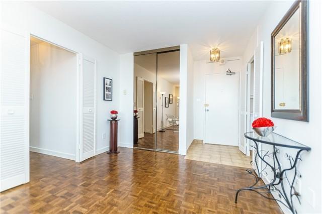1002 - 40 Homewood Ave, Condo with 2 bedrooms, 1 bathrooms and 1 parking in Toronto ON | Image 5