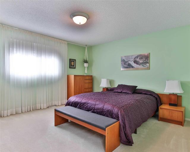 24 Ebby Ave, House attached with 3 bedrooms, 4 bathrooms and 2 parking in Brampton ON | Image 12