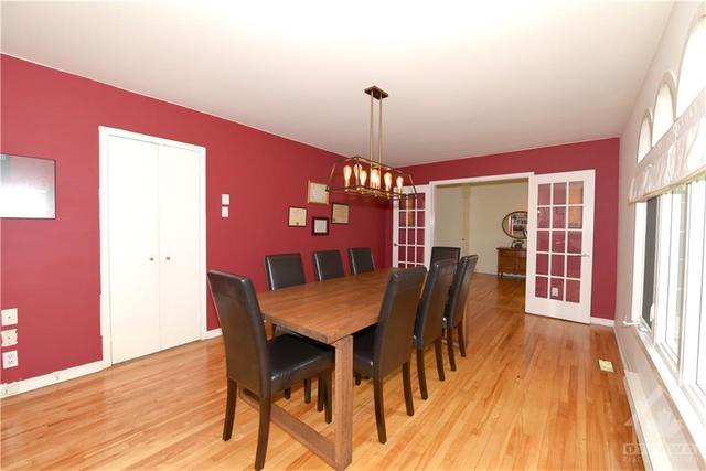 7 Dunvegan Road, House detached with 4 bedrooms, 3 bathrooms and 5 parking in Ottawa ON | Image 13