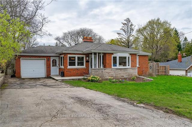 6 Avon Dr, House detached with 2 bedrooms, 1 bathrooms and 4 parking in Hamilton ON | Image 23