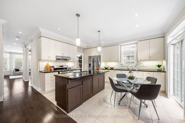 45 Bloorview Pl, Townhouse with 4 bedrooms, 4 bathrooms and 4 parking in Toronto ON | Image 4