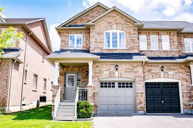 34 Cabin Trail Cres, House attached with 3 bedrooms, 3 bathrooms and 3 parking in Whitchurch Stouffville ON | Image 1