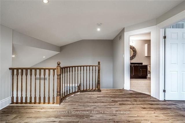 13 Appalachian Tr, Condo with 3 bedrooms, 4 bathrooms and 4 parking in Hamilton ON | Image 19