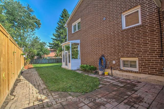 209 London Rd E, House detached with 3 bedrooms, 3 bathrooms and 7 parking in Newmarket ON | Image 26
