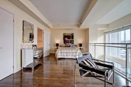 lph 32 - 21 Nelson St, Condo with 1 bedrooms, 2 bathrooms and 2 parking in Toronto ON | Image 4