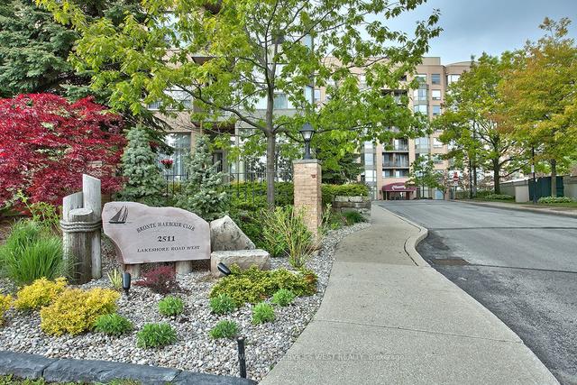 422 - 2511 Lakeshore Rd W, Condo with 2 bedrooms, 2 bathrooms and 2 parking in Oakville ON | Image 20
