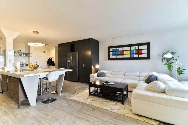 612 - 75 Emmett Ave, Condo with 3 bedrooms, 2 bathrooms and 1 parking in Toronto ON | Image 3