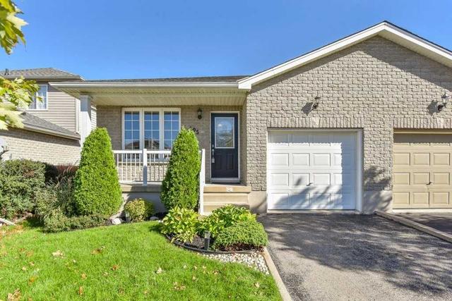 105 Edgemere Dr, House semidetached with 2 bedrooms, 3 bathrooms and 3 parking in Cambridge ON | Image 1