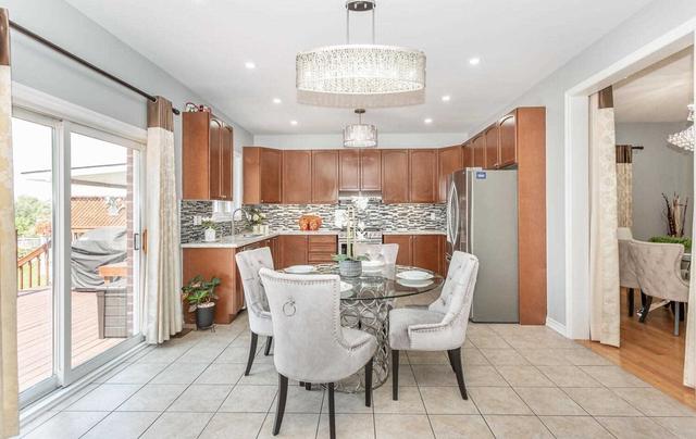 68 Mission Ridge Tr, House detached with 4 bedrooms, 6 bathrooms and 6 parking in Brampton ON | Image 3