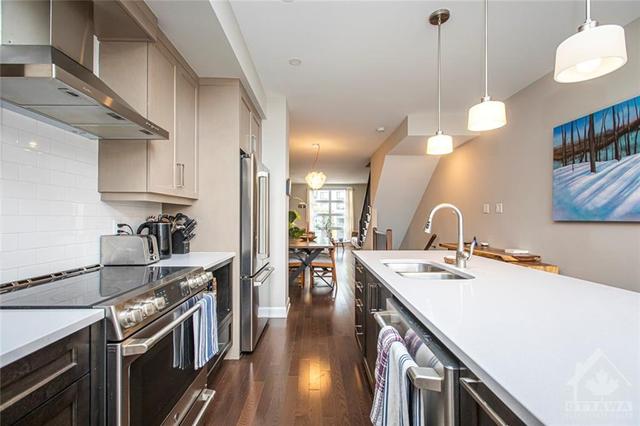 81 Oblats Avenue, Townhouse with 2 bedrooms, 3 bathrooms and 2 parking in Ottawa ON | Image 5