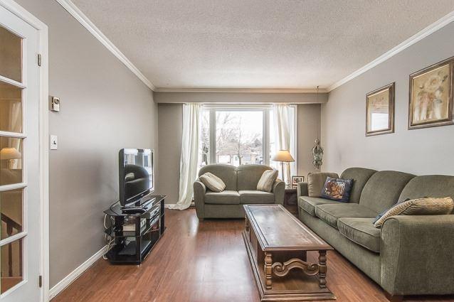 867 Carnaby Cres, House detached with 3 bedrooms, 2 bathrooms and 3 parking in Oshawa ON | Image 8