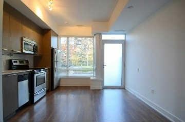 th12 - 23 Sheppard St E, Condo with 3 bedrooms, 2 bathrooms and 1 parking in Toronto ON | Image 3