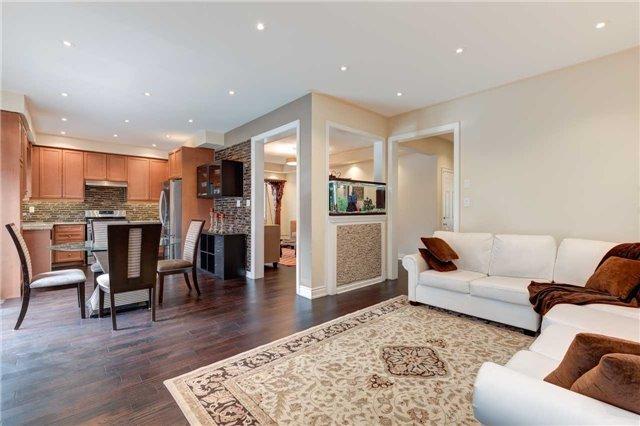 8 Ashcreek Dr, House detached with 4 bedrooms, 4 bathrooms and 4 parking in Brampton ON | Image 7