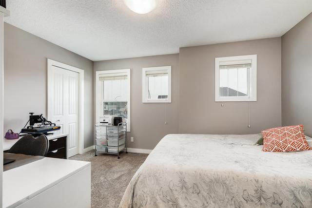 127 Hillcrest Circle Sw, House detached with 4 bedrooms, 3 bathrooms and 4 parking in Calgary AB | Image 24