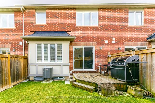 225 Mortimer Cres, House attached with 3 bedrooms, 3 bathrooms and 2 parking in Milton ON | Image 30