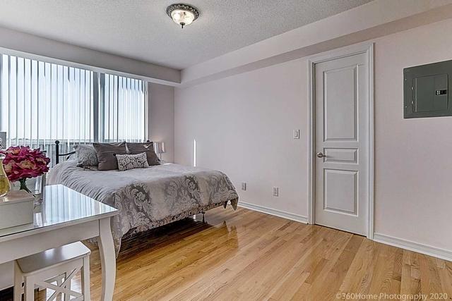 807 - 503 Beecroft Rd, Condo with 3 bedrooms, 2 bathrooms and 2 parking in Toronto ON | Image 9