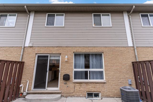 36 - 104 Frances Ave, Townhouse with 3 bedrooms, 3 bathrooms and 2 parking in Hamilton ON | Image 35