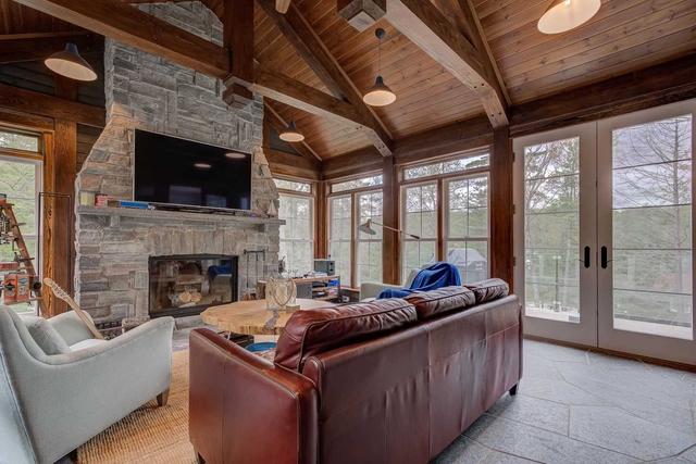 11-1033 Rossclair Rd, House detached with 5 bedrooms, 6 bathrooms and 10 parking in Muskoka Lakes ON | Image 10