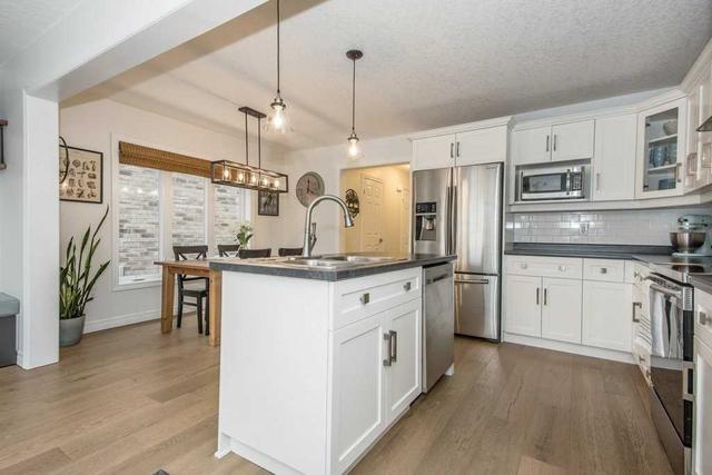 30 Ambrous Cres, House semidetached with 3 bedrooms, 3 bathrooms and 3 parking in Guelph ON | Image 3