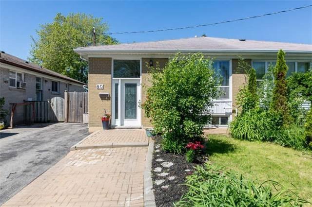 80 Cabot St, House semidetached with 3 bedrooms, 2 bathrooms and 4 parking in Oshawa ON | Image 1