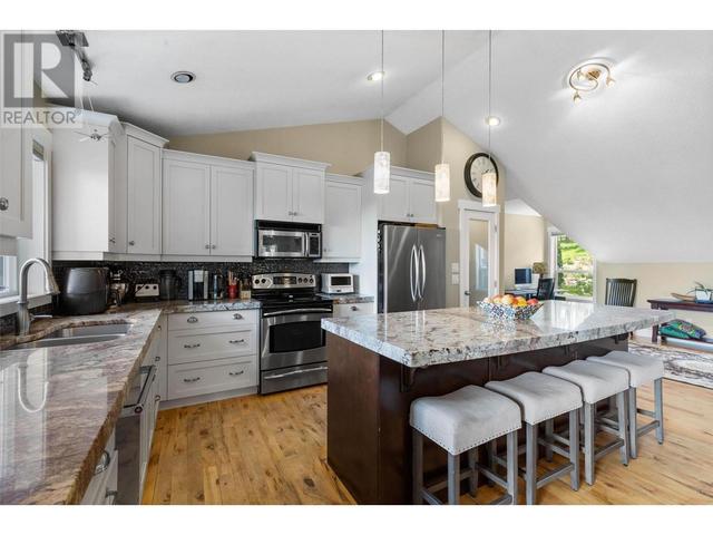 4444 June Springs Road, House detached with 5 bedrooms, 4 bathrooms and 12 parking in Central Okanagan BC | Image 17