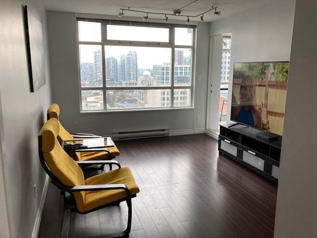 1808 - 438 Seymour Street, Condo with 2 bedrooms, 2 bathrooms and null parking in Vancouver BC | Card Image