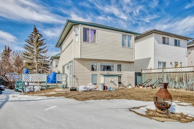 8051 Laguna Way Ne, House detached with 4 bedrooms, 2 bathrooms and 2 parking in Calgary AB | Image 39