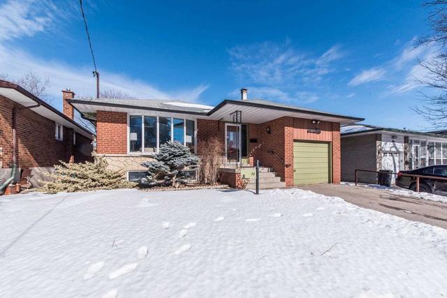 30 Allanford Rd, House detached with 3 bedrooms, 2 bathrooms and 3 parking in Toronto ON | Image 1