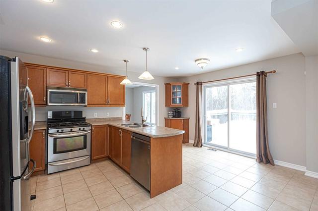 4 Brenchin Cres, House detached with 4 bedrooms, 3 bathrooms and 9 parking in Oro Medonte ON | Image 21