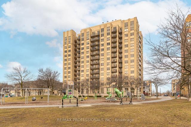 313 - 4 Elsinore Path, Condo with 2 bedrooms, 1 bathrooms and 1 parking in Toronto ON | Image 12