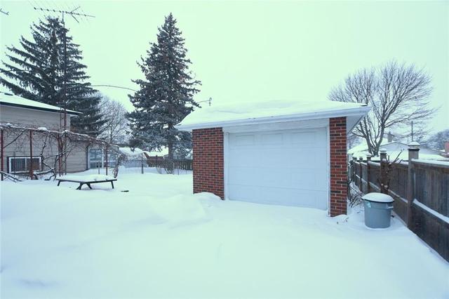 112 Townline Road W, House detached with 3 bedrooms, 1 bathrooms and 4 parking in St. Catharines ON | Image 22