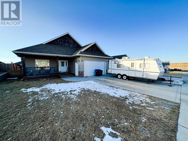 965 88 Avenue, House detached with 3 bedrooms, 2 bathrooms and 2 parking in Dawson Creek BC | Image 1