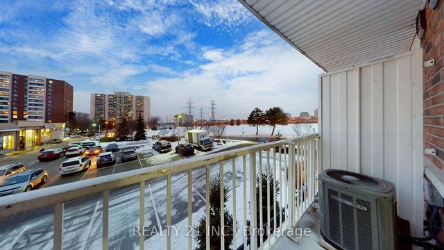 11 - 37 Four Winds Dr, Townhouse with 2 bedrooms, 1 bathrooms and 0 parking in Toronto ON | Image 20