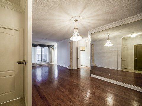 602 - 1 Lomond Dr, Condo with 2 bedrooms, 2 bathrooms and 1 parking in Toronto ON | Image 6