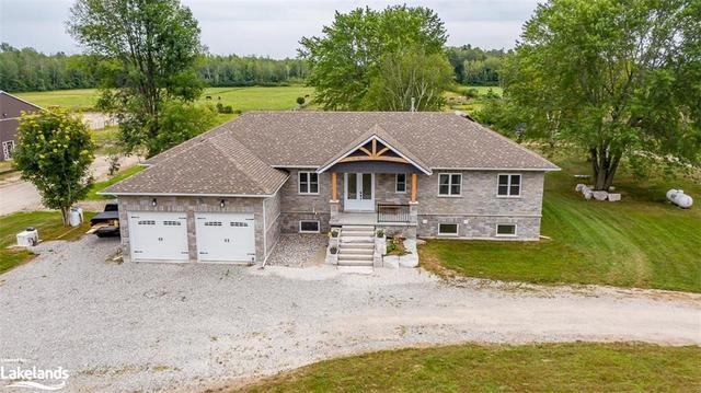 1561 Flos Eight Road W, House detached with 6 bedrooms, 3 bathrooms and 17 parking in Springwater ON | Image 41