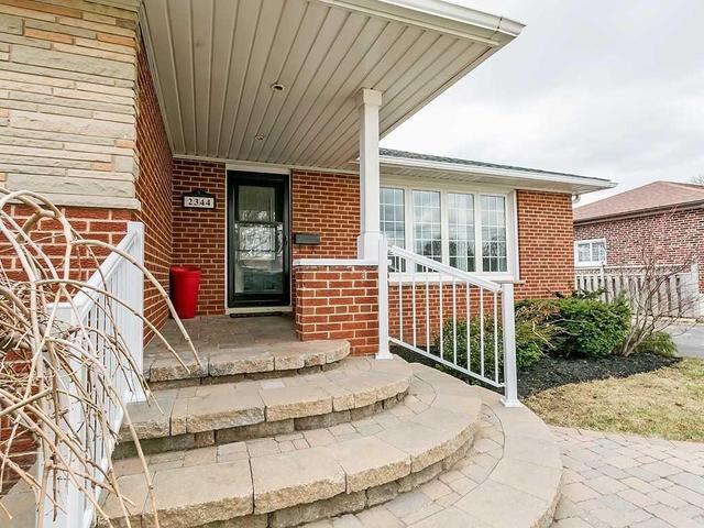 2344 Redfern Rd, House detached with 3 bedrooms, 2 bathrooms and 6 parking in Burlington ON | Image 1