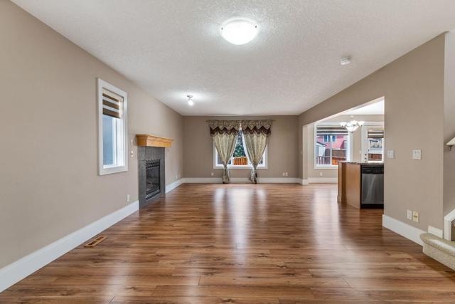 15 Saddlecrest Gardens Ne, House detached with 3 bedrooms, 2 bathrooms and 4 parking in Calgary AB | Image 8