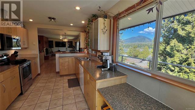 Views from Kitchen | Image 9