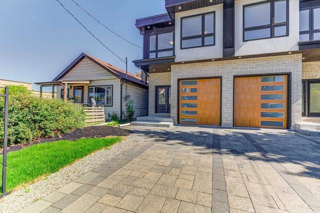17 Emmott Ave, House semidetached with 4 bedrooms, 5 bathrooms and 2 parking in Toronto ON | Image 12