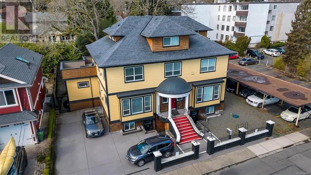 1064 Beverley Pl, House detached with 13 bedrooms, 7 bathrooms and 3 parking in Victoria BC | Image 3