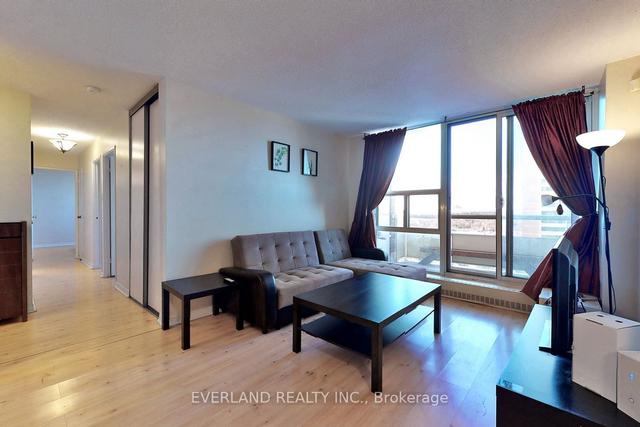 1111 - 175 Hilda Ave, Condo with 3 bedrooms, 2 bathrooms and 1 parking in Toronto ON | Image 8